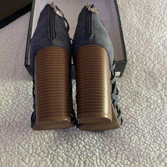 G by Guess Lace Up Sandal - Picture 6 of 8